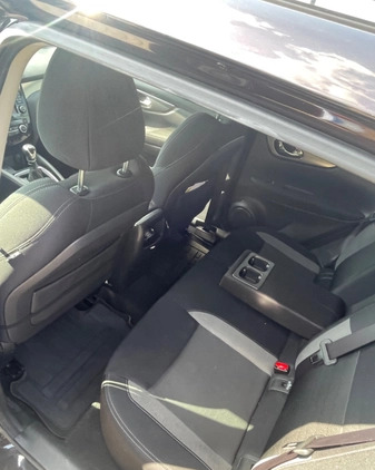 Nissan Qashqai cena 61800 przebieg: 130647, rok produkcji 2017 z Racibórz małe 704